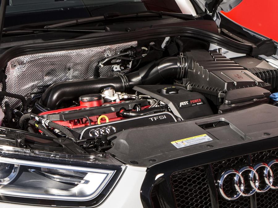 Моторный отсек Audi RS Q3 by ABT 2014 года  (фото 8 из 17)